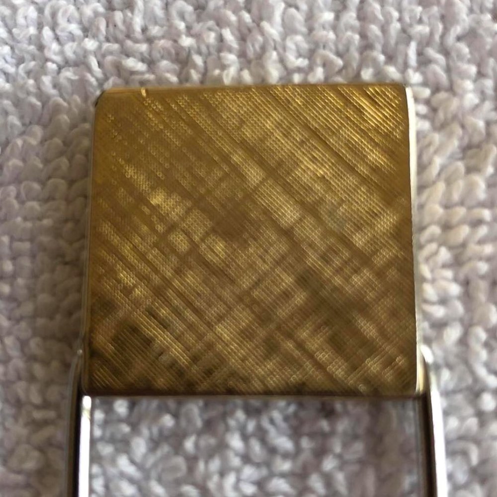 Etched ‘lion’s face’ key holder - Picture 7 of 7